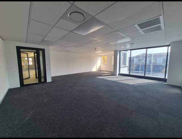 196M² OFFICE TO LET IN SANDTON CENTRAL